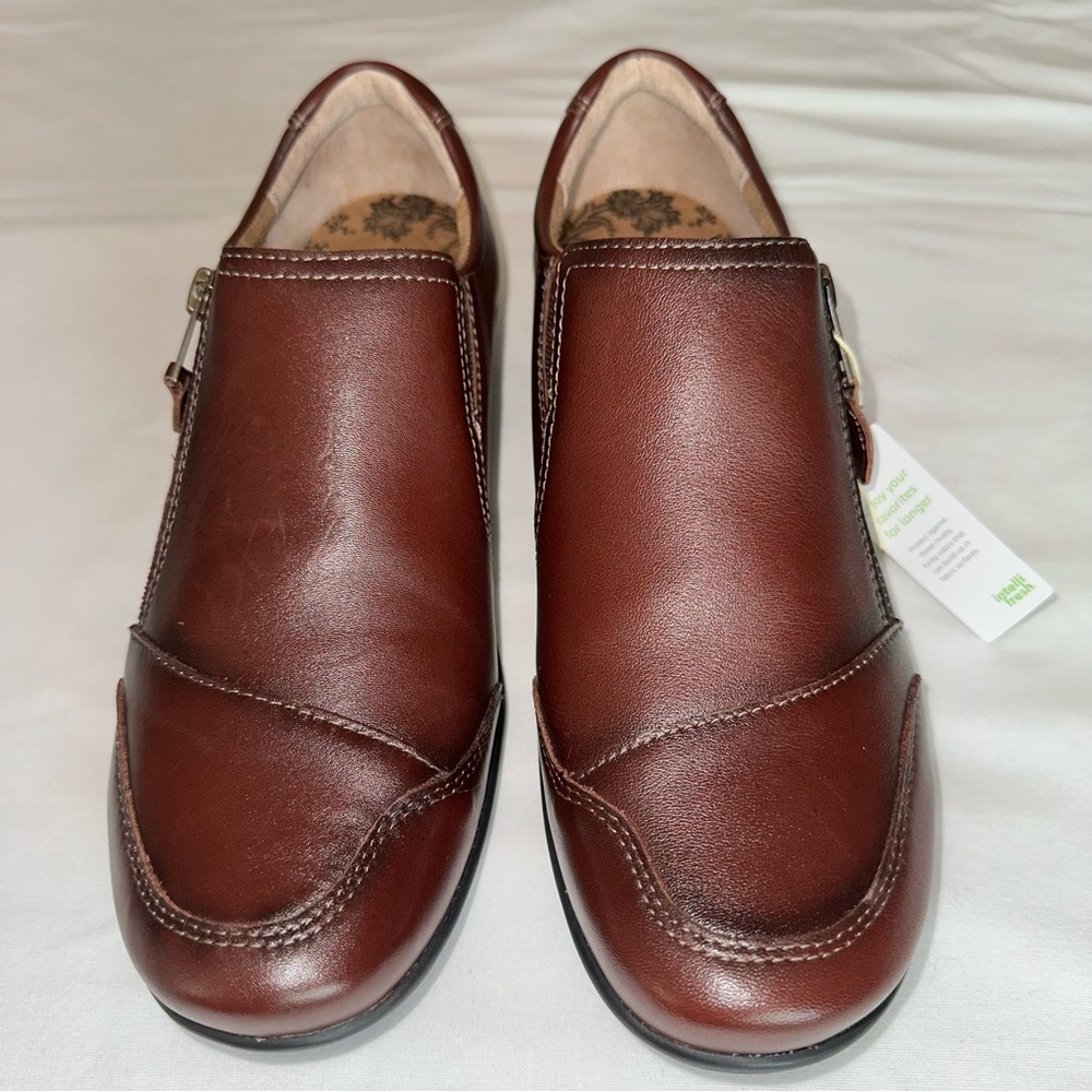 Taos Character Comfort Shoes in Whiskey Brown Leather Size 9.5 Slip On Casual - Picture 7 of 7